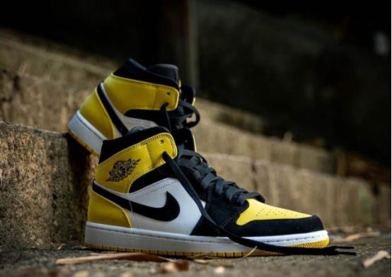 真香彩虹屁！“葫芦娃”配色难凑齐，AJ1黑黄脚趾再跳票