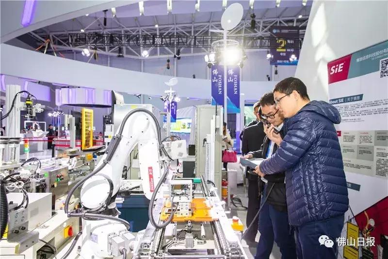 没想到，珠洽会上的机器人“样样精通”！看完觉得自己快失业了