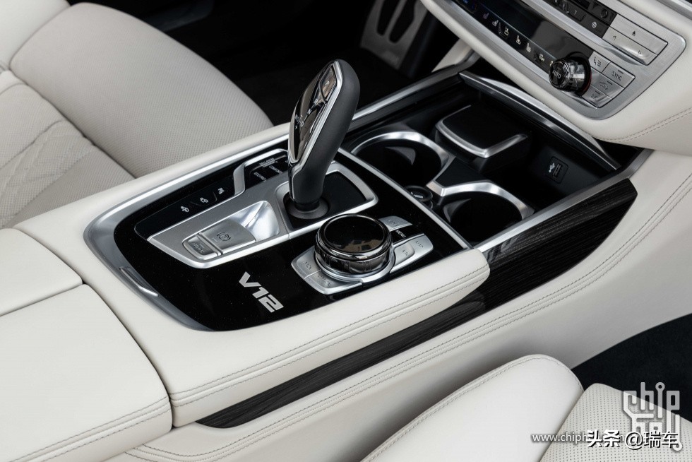 新款宝马m760liv12曜影特别版,宝马的v12