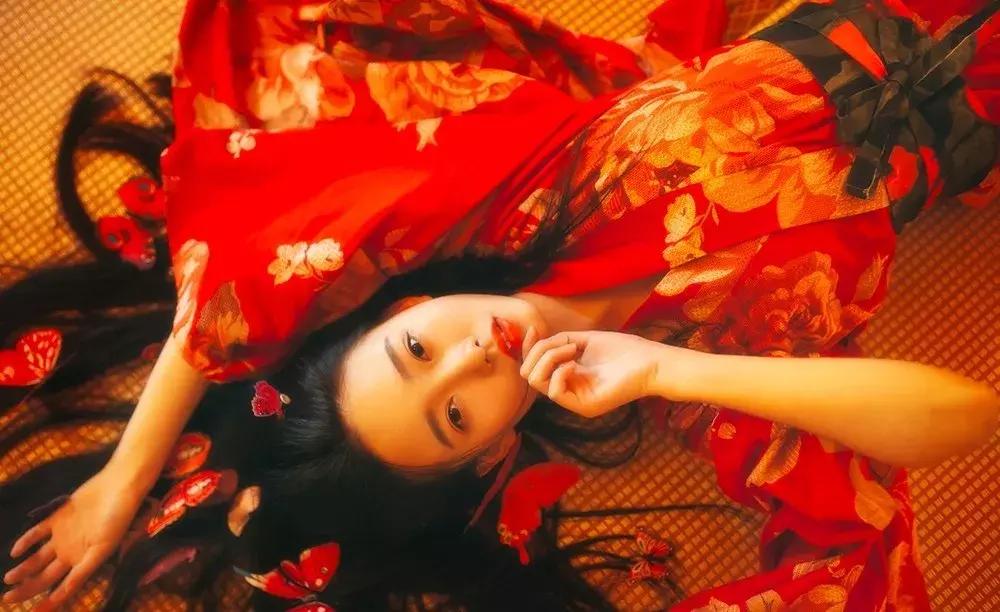 建筑人像构图技巧,单反人像构图拍照技巧