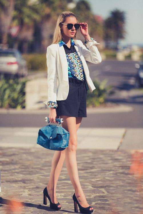 衣服不要穿名牌只要好看就行了,衣服不一定要买大牌