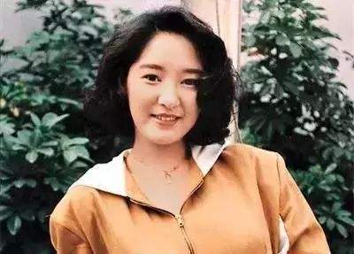 娱乐圈姐妹花：雪梨未婚生子，米雪64岁未婚，亿万资产谁来继承？