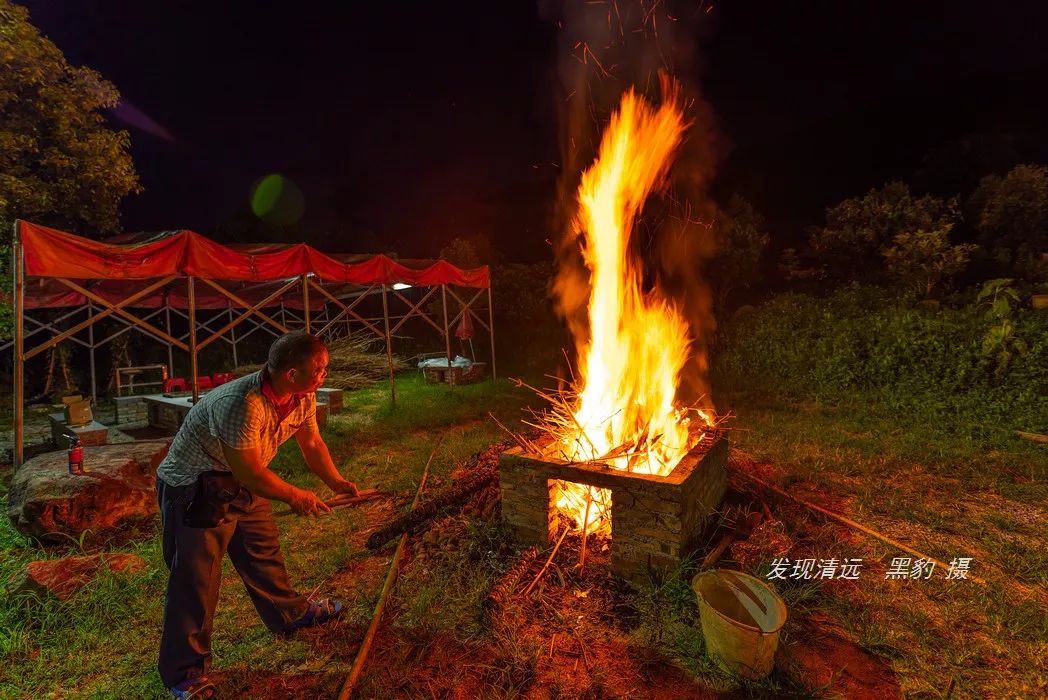 正宗古法烧窑鸡,这里的烧窑鸡口味也是相当的地道