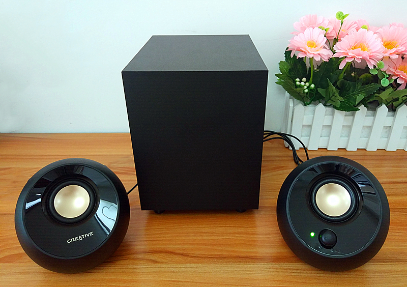 创新2.1音箱,顶级的2.0桌面音箱