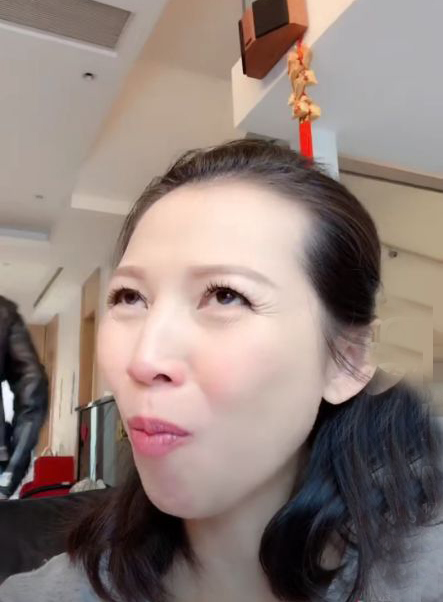 蔡少芬产后吃什么饭,张晋晒蔡少芬产子视频