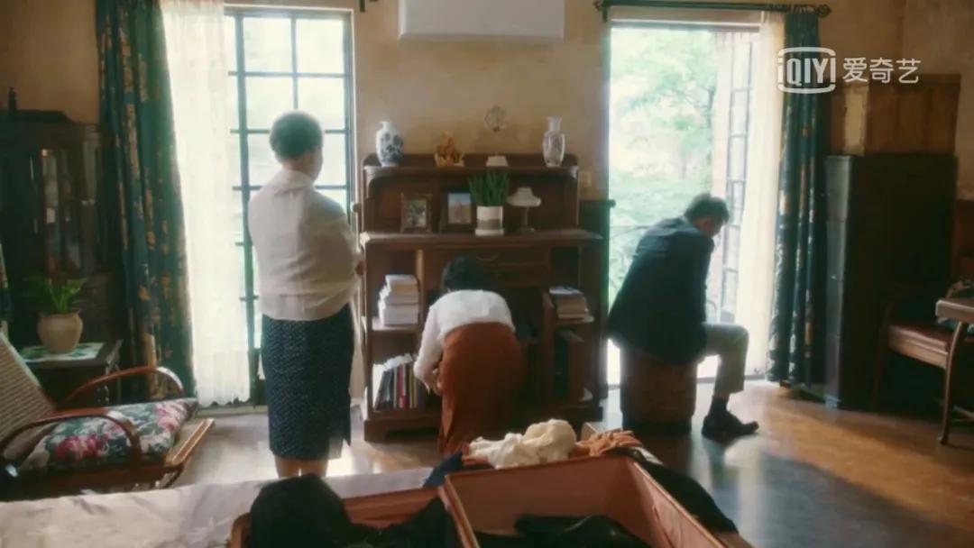 怎么拯救丑死的红木地板,翻新红木地板最简单的方法