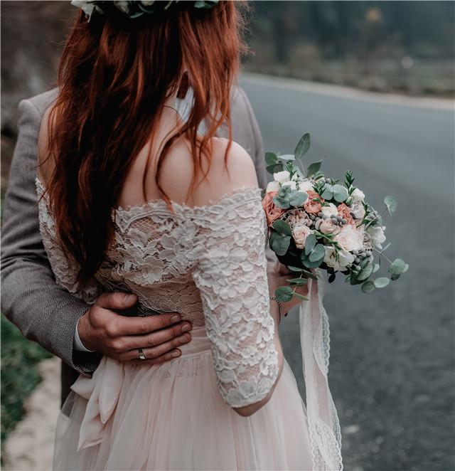 男生疼女朋友的正确方式,真正疼妻子的男人