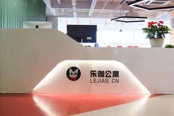 匡威帆布鞋会掉色么,匡威帆布鞋褪色是假吗