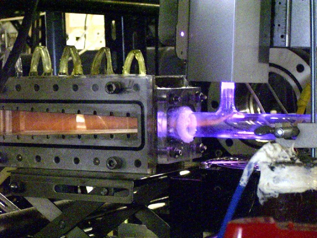 氢氟酸成燃料，六代机上激光炮并不是不可能，了解一下化学激光器