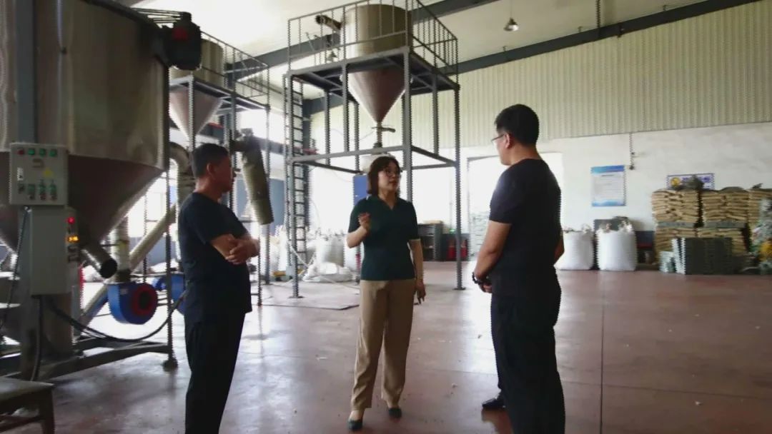 疫情防控女副镇长,女镇长抗击疫情图片