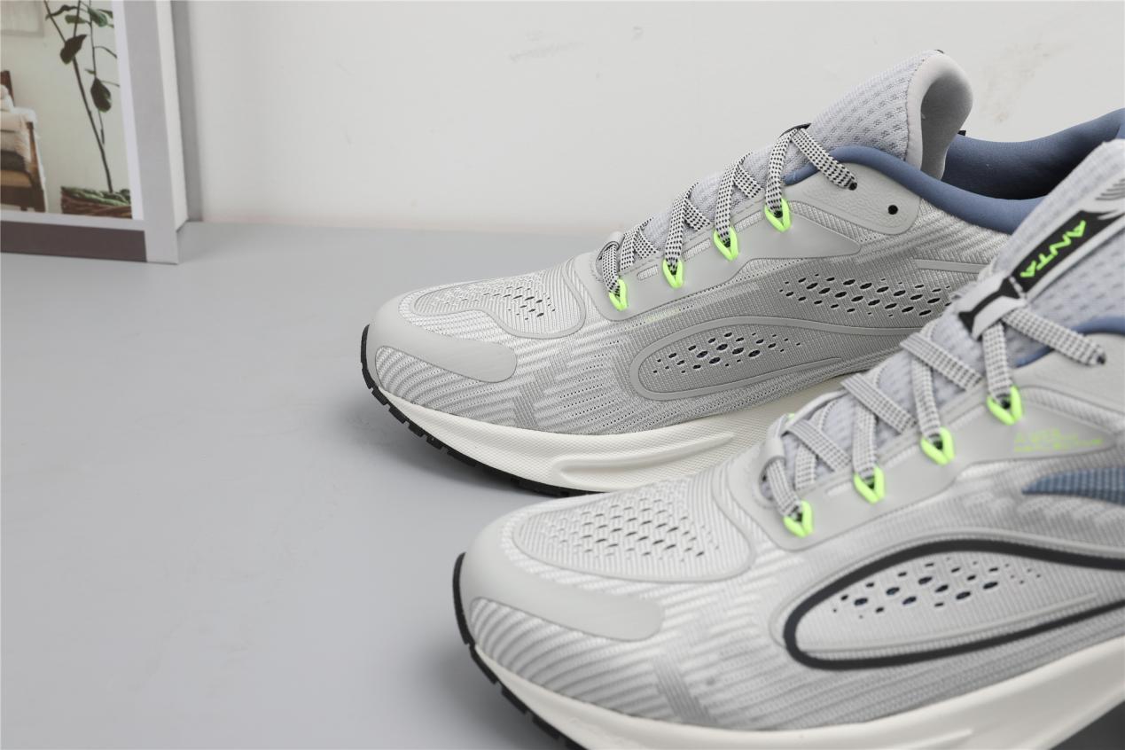 安踏咕咚联名跑鞋,咕咚安踏联名跑鞋评测