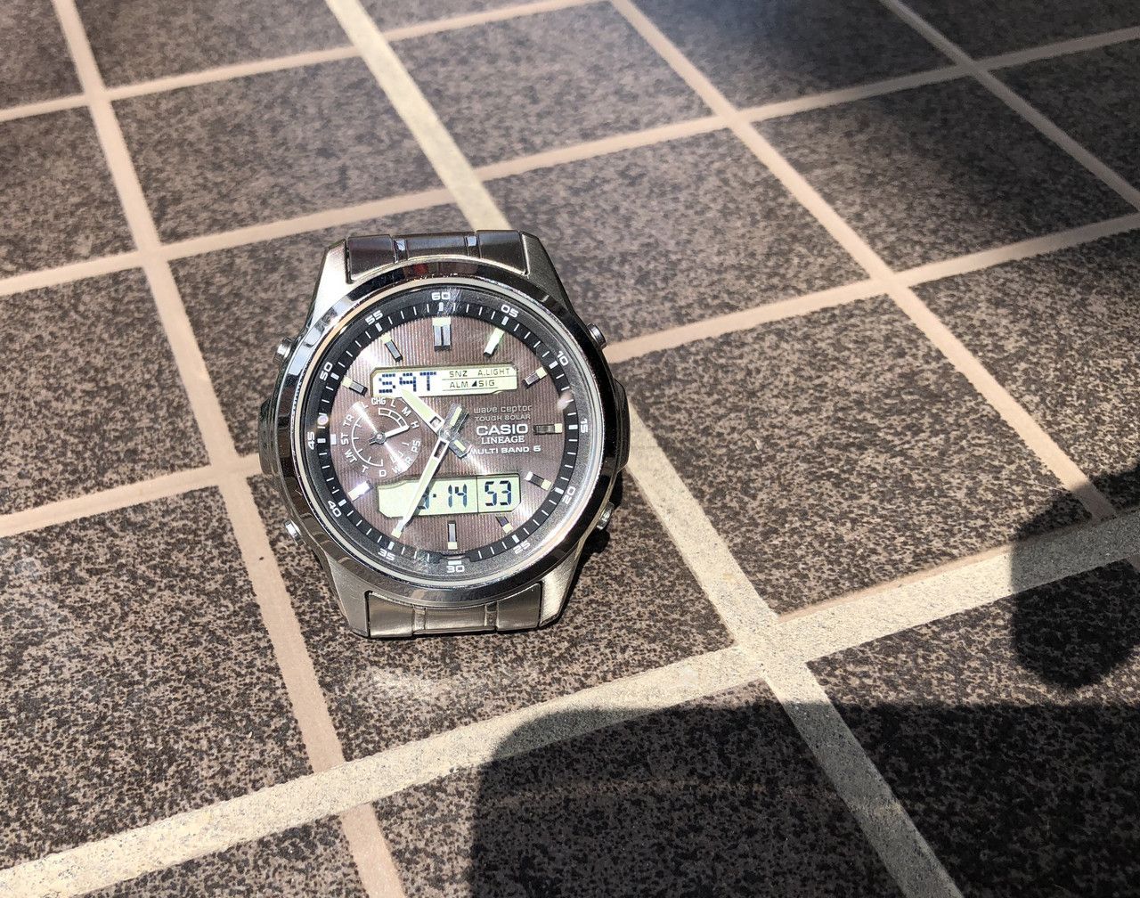 卡西欧光动能mrws300h,卡西欧lcw-m300d怎么验证真假