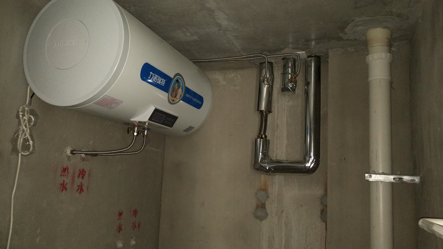 曾经普遍使用的太阳能热水器,太阳能热水器为什么放在屋顶