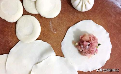 小笼包酱香味的酱料怎么调制,小笼包肉馅酱香和鲜香的区別