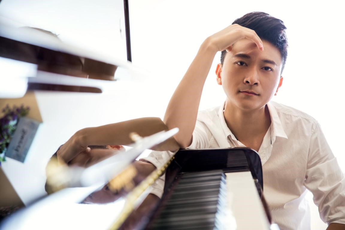 抖音神曲《你笑起来真好看》，背后不为人知的催泪故事