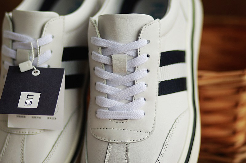 柔软百搭皮面小白鞋,软底软面又能两穿的真皮小白鞋