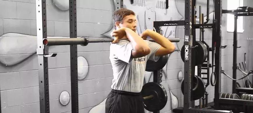 深蹲姿势正确为什么也会腰痛,深蹲后腰疼直不起来