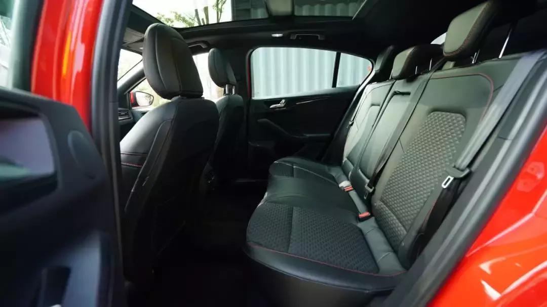 新款福克斯的缺点是啥,新一代福克斯细节讲解