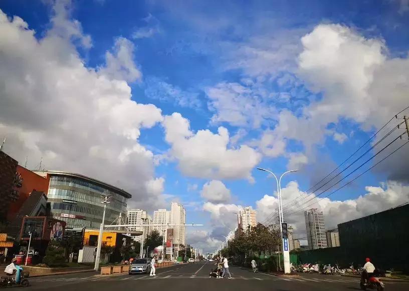 蓝天白云晴空万里发朋友圈,蓝天白云晴空万里宝应