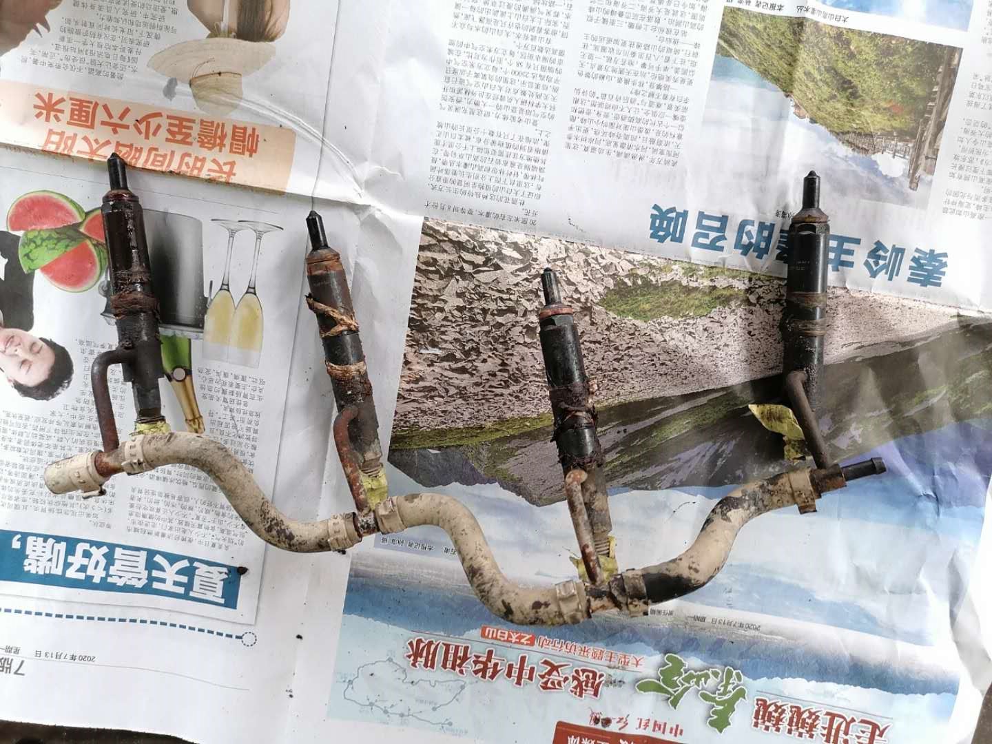 发动机冒白烟蓝烟烧机油,尾气大量冒蓝烟要不要大修发动机