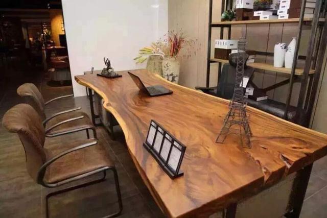 暗访东莞天价大板生产基地，原料全是称斤烂木头，富豪还排队来买