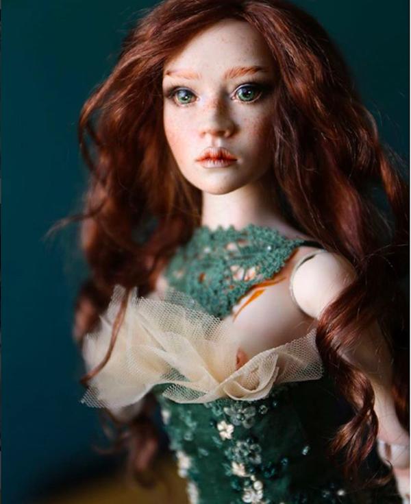 老爸酷爱芭比娃娃?微缩家具做到痴迷!