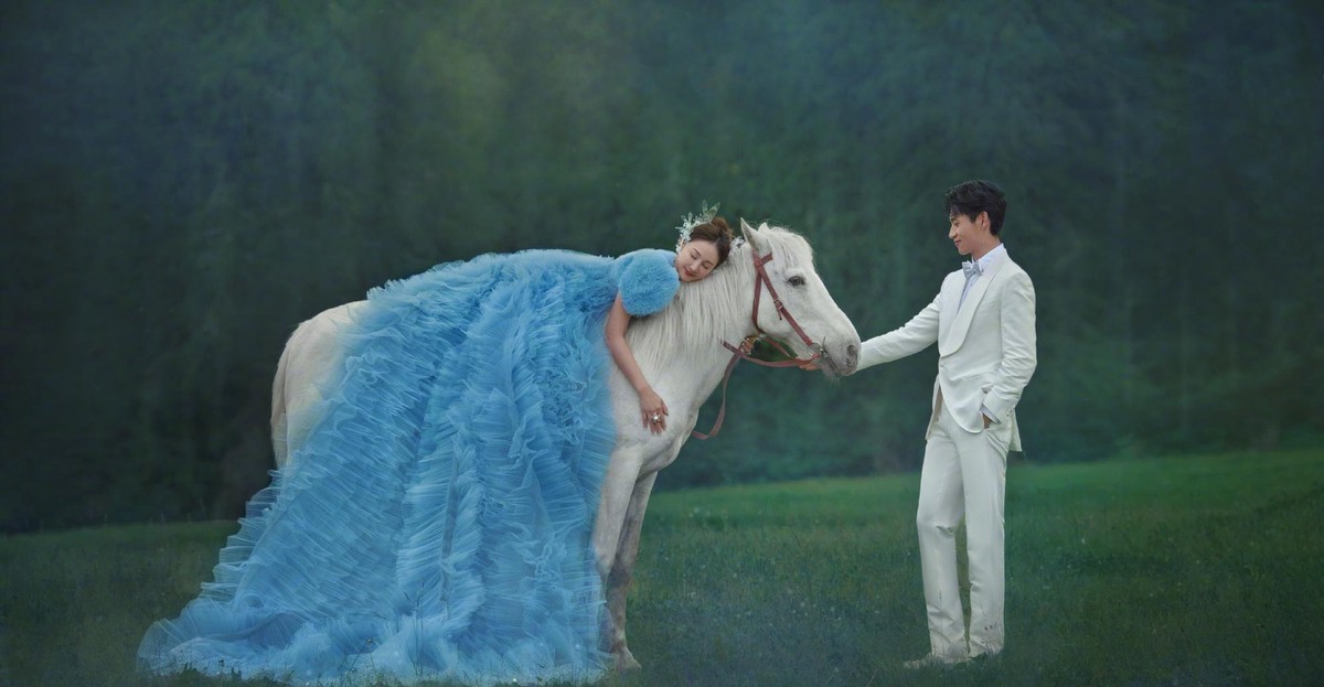 魏晨罕见晒恩爱,魏晨晒结婚一周年快乐