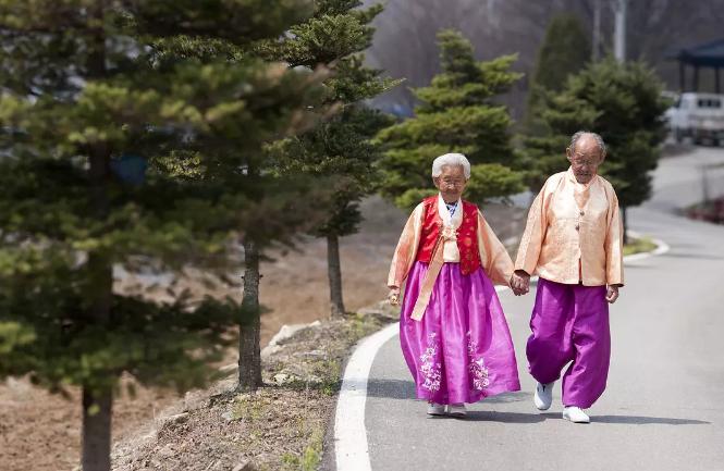 韩国最感人的爱情影片,感人催泪片段韩国纪录片