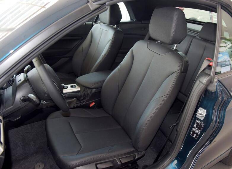 宝马2系敞篷车值不值得买代步,11万公里的宝马2系敞篷值得入手吗