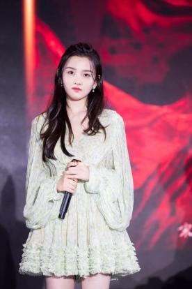 关晓彤和宋祖儿撞衫,关晓彤与宋祖儿撞衫