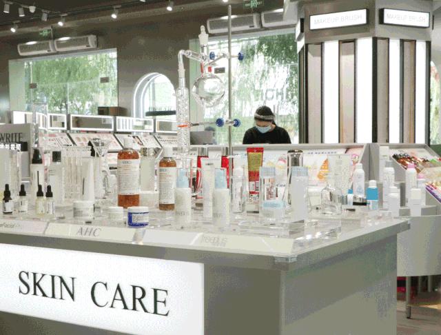 挤爆柳巷!排队才能进的ONLYWRITE终于开到太原了