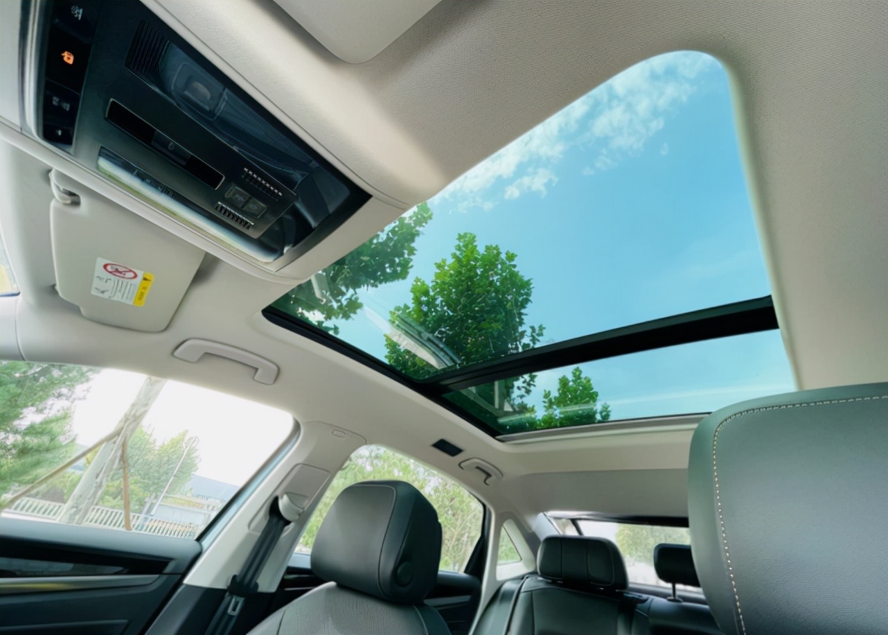 恭喜车主喜提新车帕拉梅拉,大众帕萨特跑13万公里