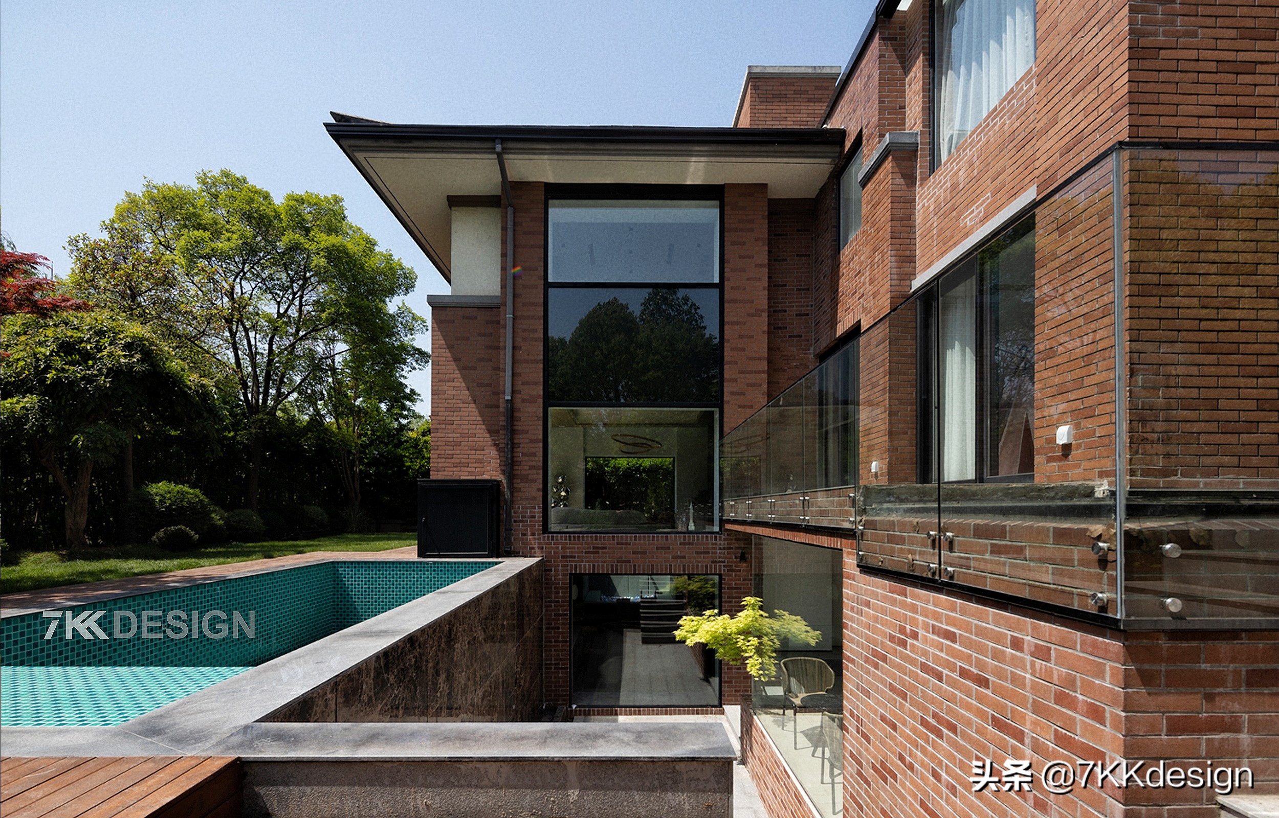 海边联排别墅小院实景现代轻奢,独栋带院子的小别墅年代感