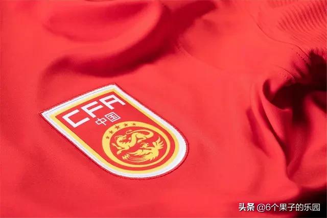 中国男足新款球衣美国首卖,定价640元,你会买吗?
