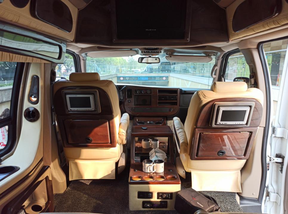 和埃尔法抗衡的保姆车,一百多万的保姆车埃尔法