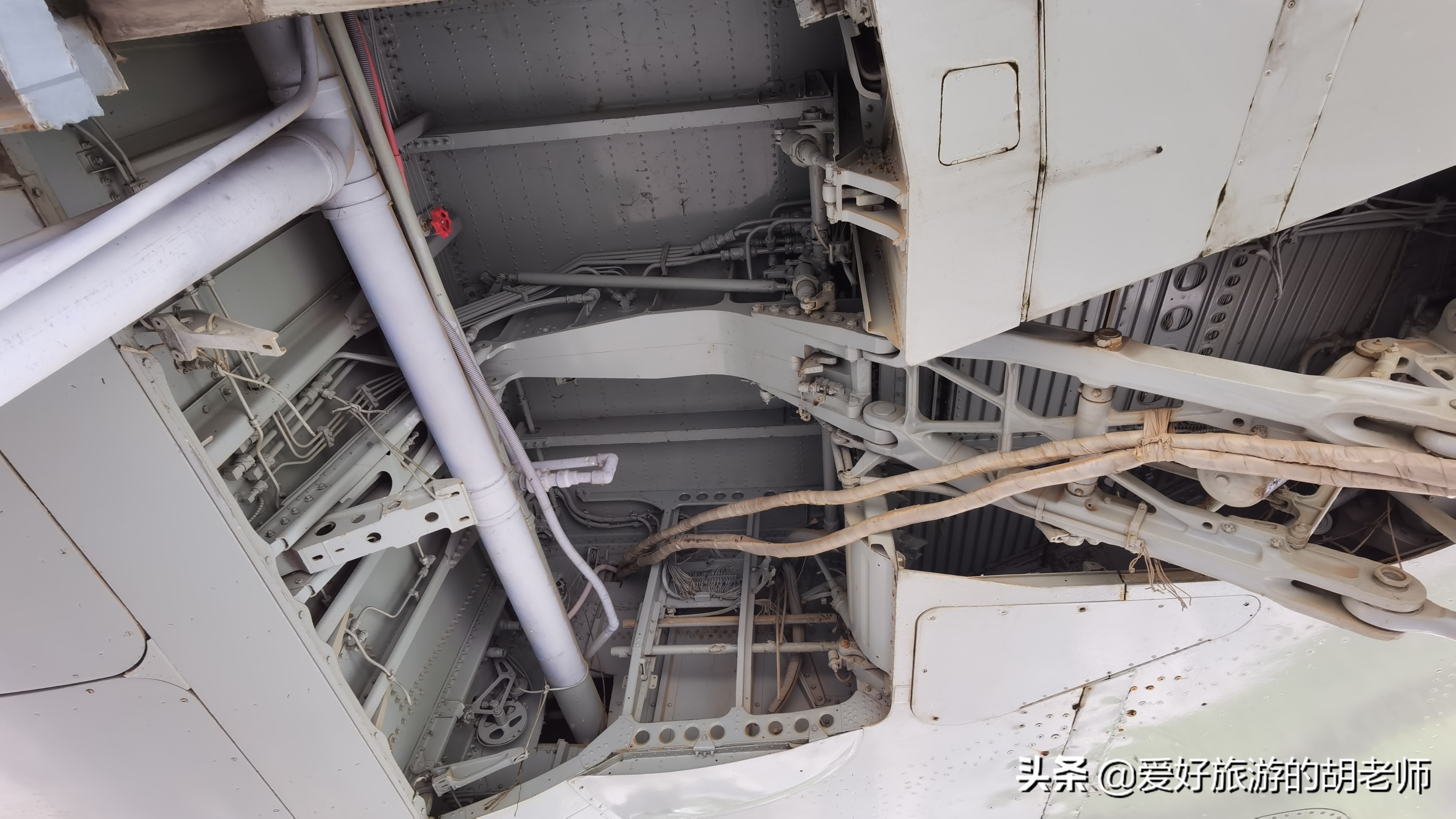 长沙这里摆了个飞机模型，比一些真飞机还大，如今成为当地地标