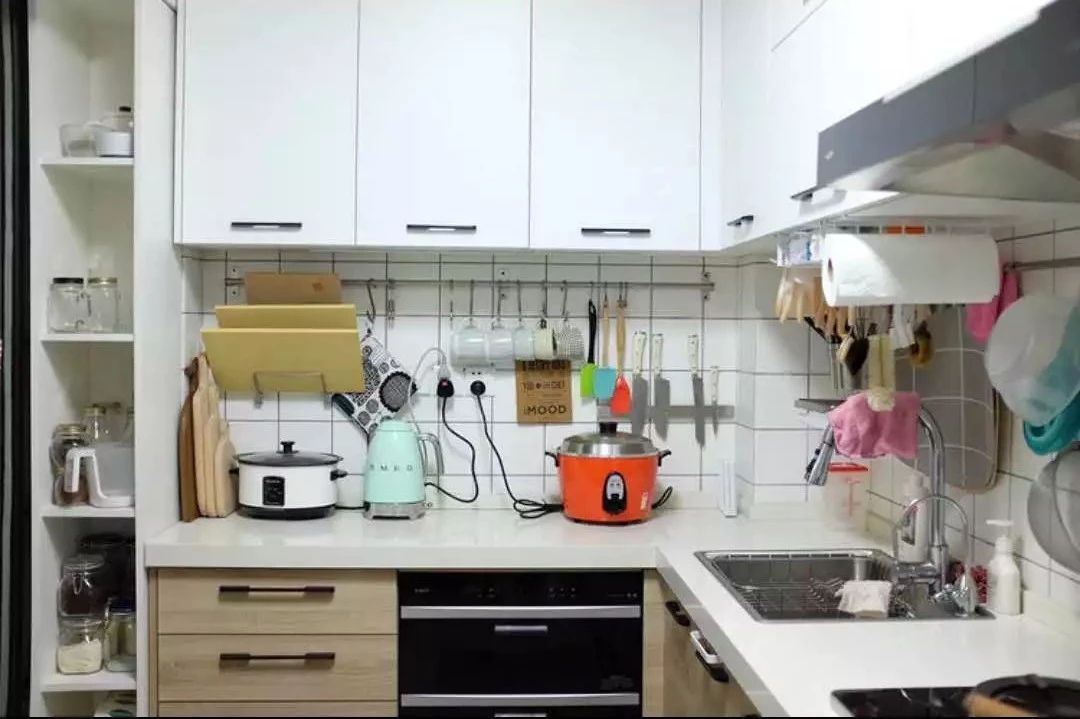 北欧简约风主卧婚房,小户型北欧风格婚房装修