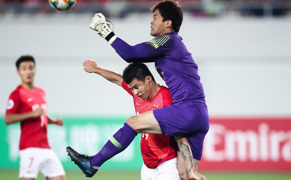 艾克森哭,艾克森亚冠落泪