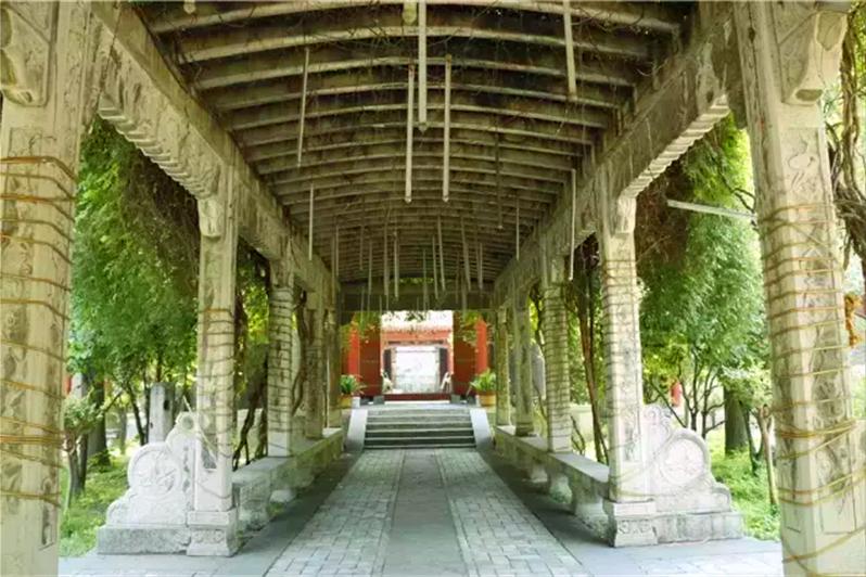 西安莲湖区20个旅游景点,3个是公园,其他17个历史底蕴丰厚