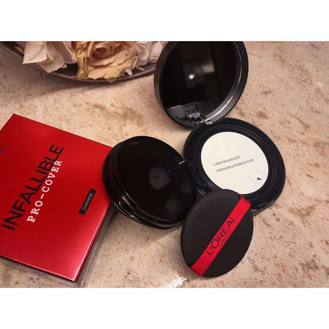 油皮夏天用气垫还是用粉底,油皮女生买什么护肤品最好