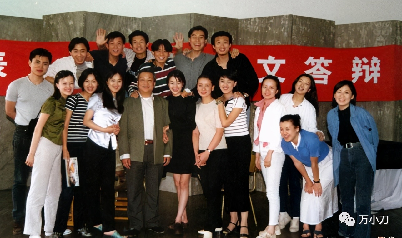 浜湀鏍兼牸鎰熸儏鐖嗘枡,浜湀鑱斿Щ缁椈涓嶆柇