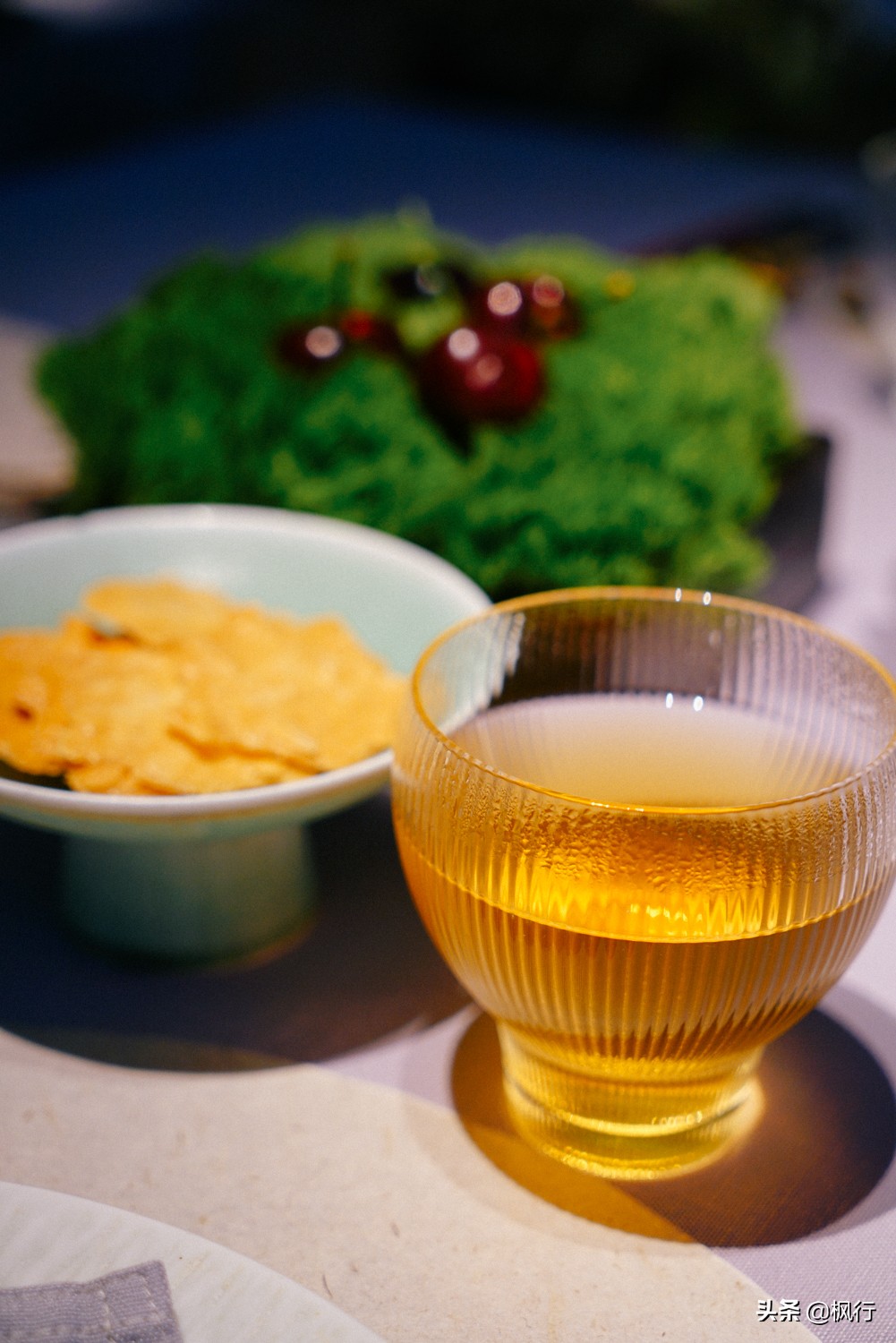 这家北京二环内的粤菜馆,装修获大奖,松板肉、乳鸽、罗氏虾惊艳