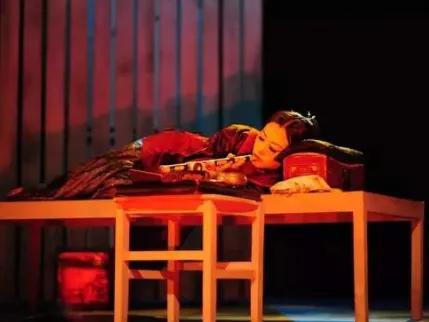 张爱玲女性悲剧的启示,论张爱玲小说女性人物的悲剧性