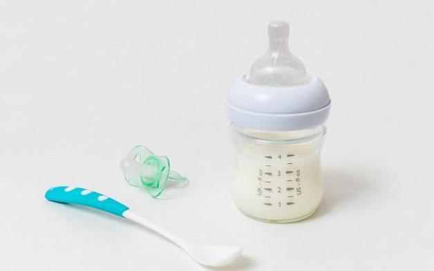 宝宝喝奶总是留下最后一点,宝宝喝奶老是剩一点点怎么回事