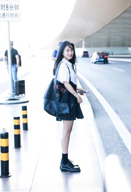 假期出游怎么穿搭衣服好看,出游最百搭的穿搭