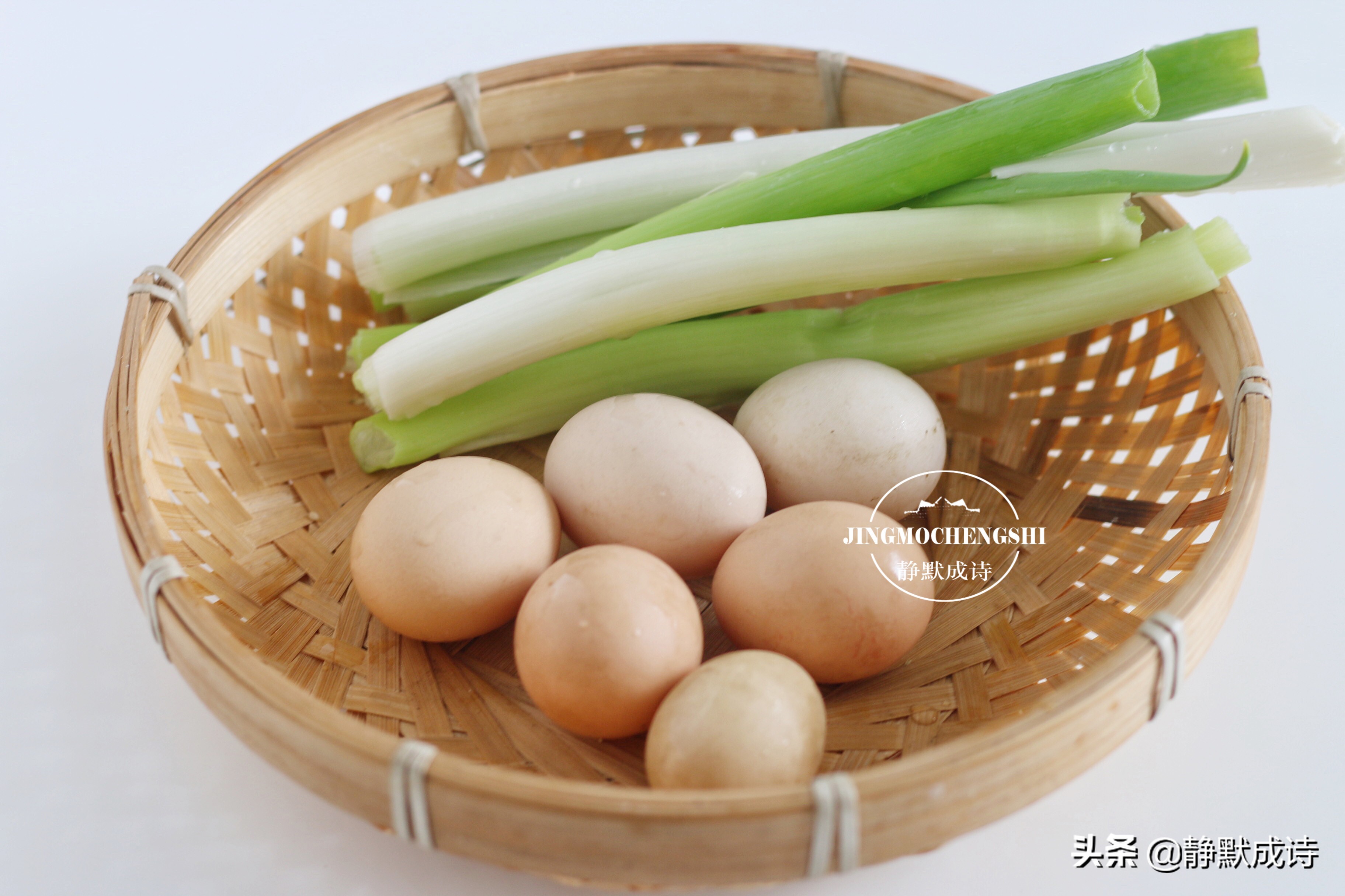 我家的鸡下蛋咯,我家的鸡下蛋
