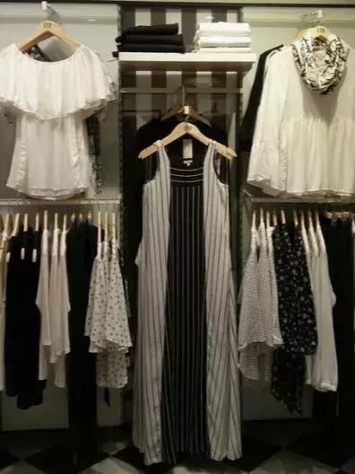 服装店挂衣服陈列技巧,服装陈列挂衣技巧