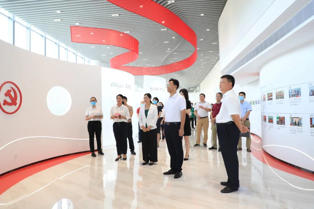 饮水思源重温党史,鼎湖山泉党建展厅