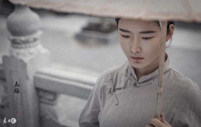 小说：堂堂掌门，为了逼迫弟子出战，竟然抓了他姐姐，被人不耻