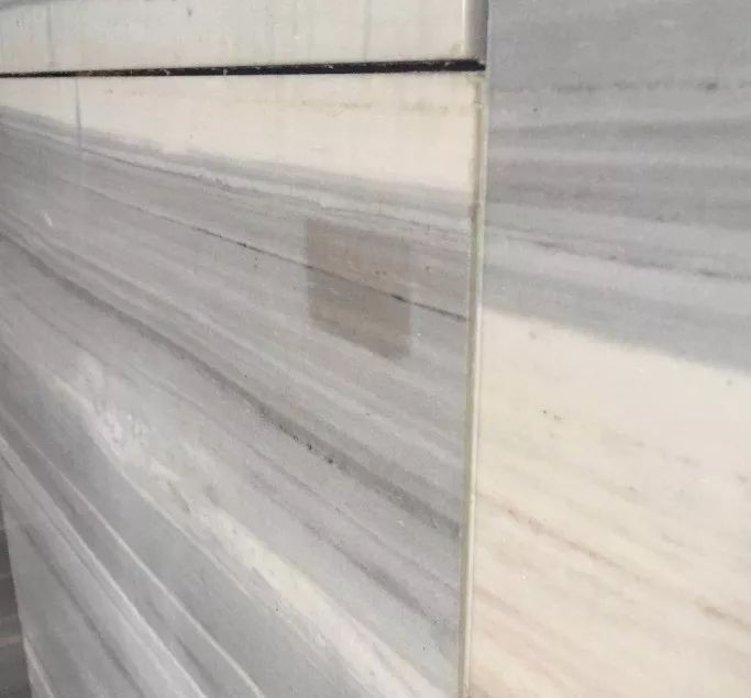 腻子上的水泥污渍怎么去除,装修完水泥腻子粉怎么清理